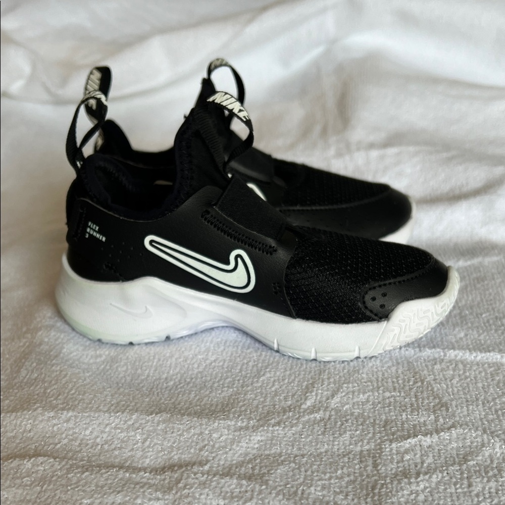 Nike Black Flex Runner 3 Boys toddler shoe